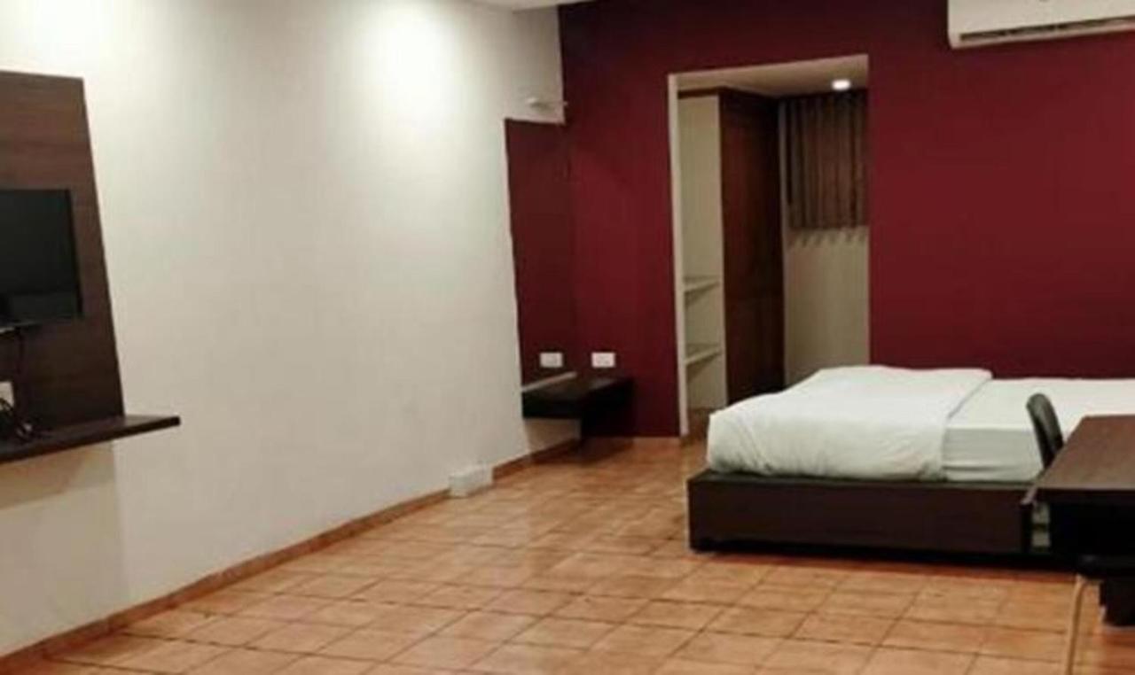 Hotel Sun N Step Club Ahmadabad Zewnętrze zdjęcie