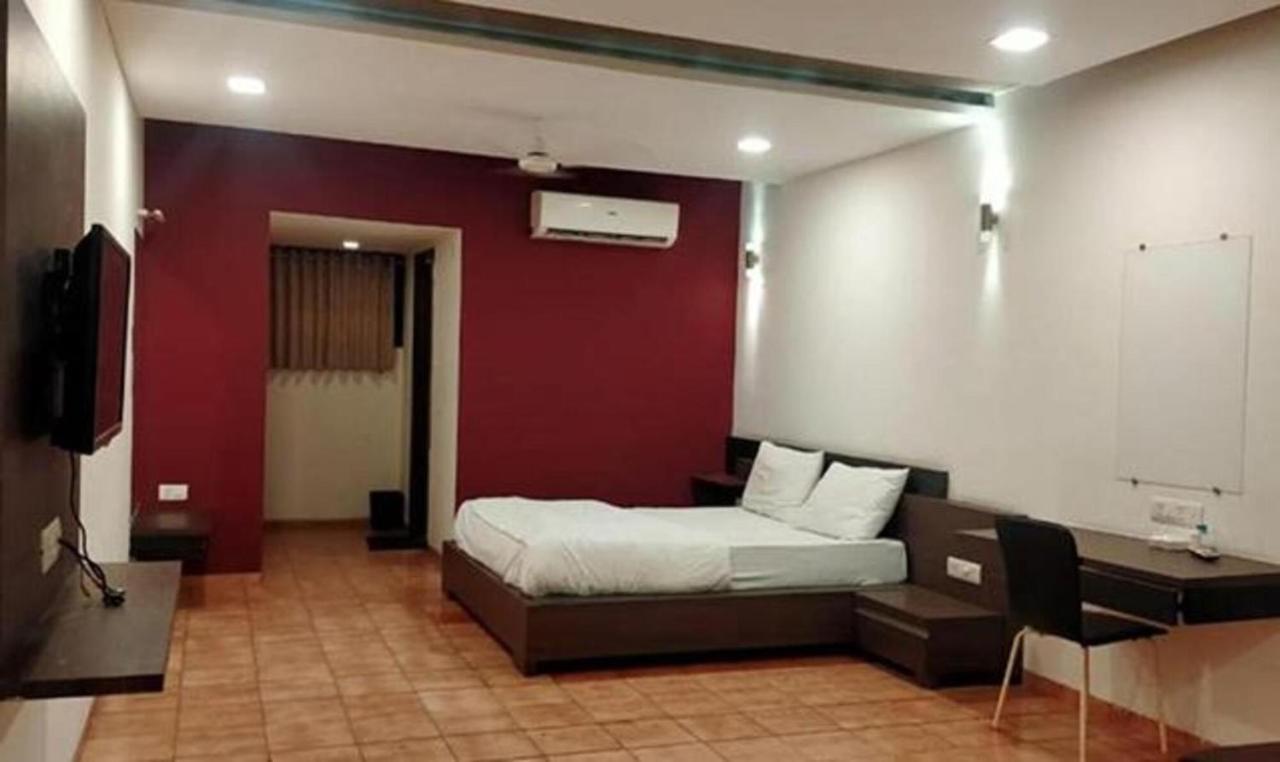 Hotel Sun N Step Club Ahmadabad Zewnętrze zdjęcie