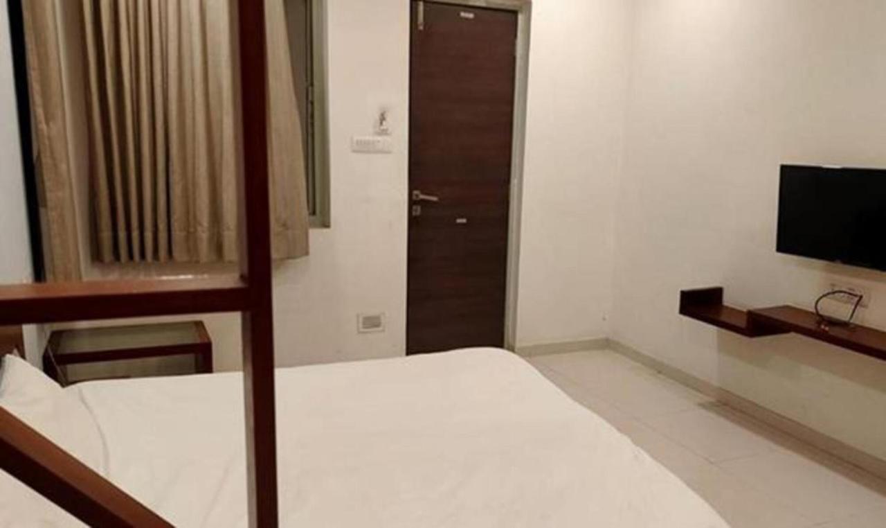 Hotel Sun N Step Club Ahmadabad Zewnętrze zdjęcie