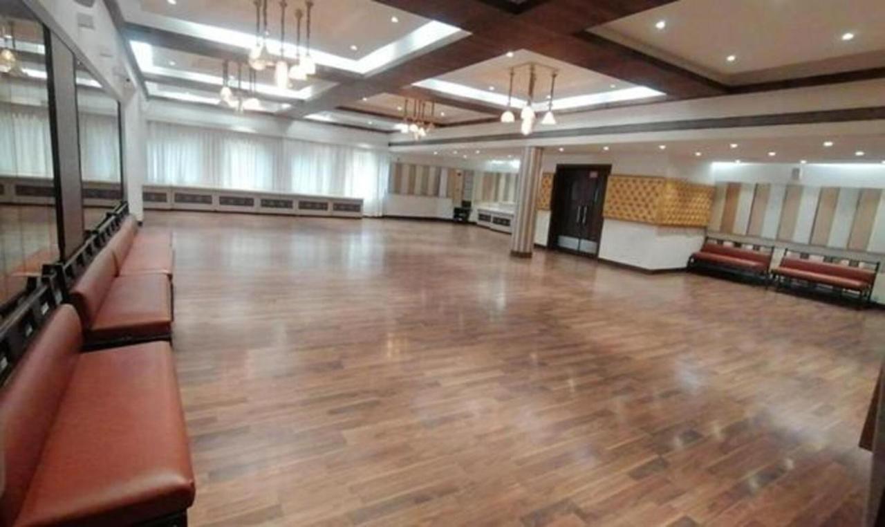 Hotel Sun N Step Club Ahmadabad Zewnętrze zdjęcie