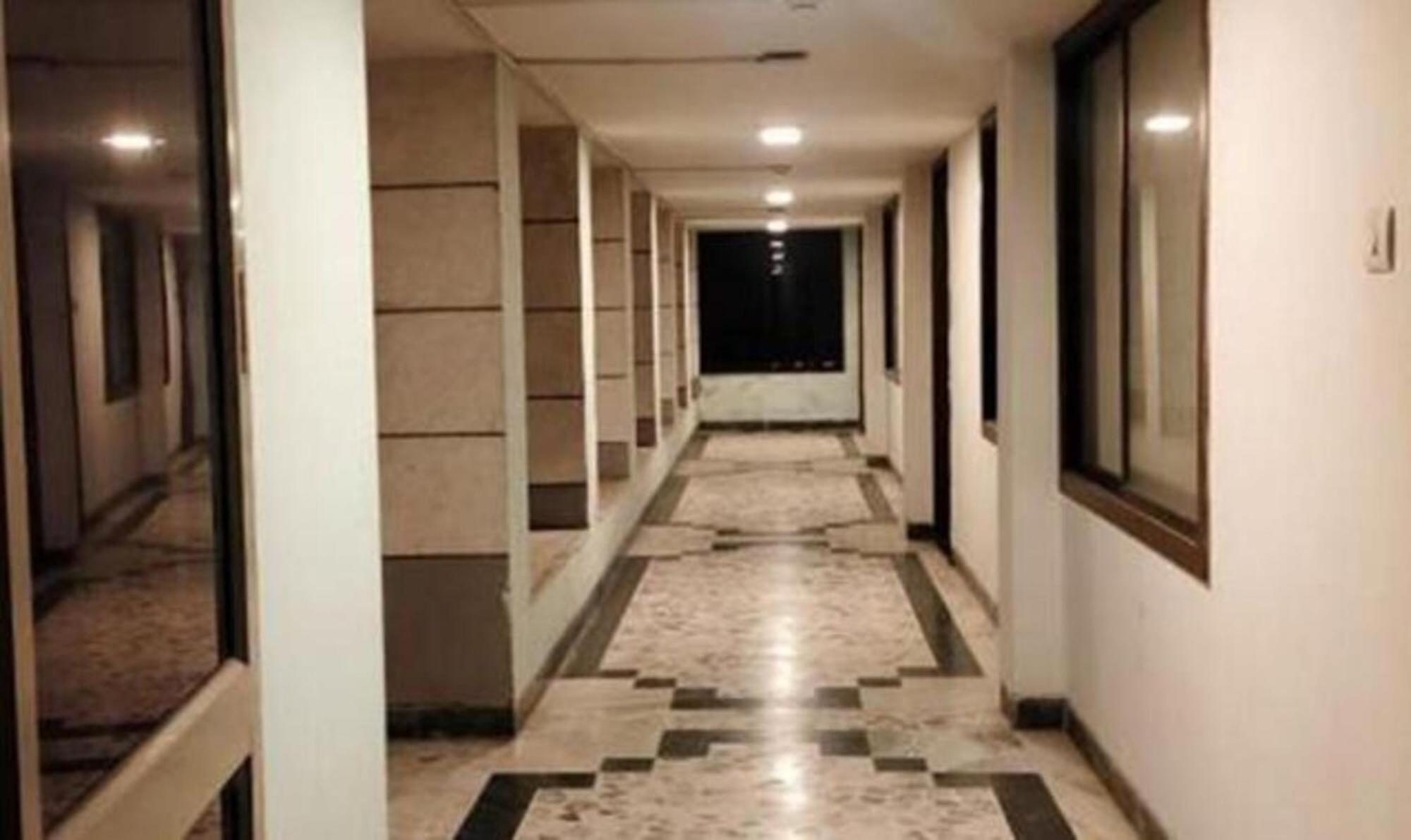 Hotel Sun N Step Club Ahmadabad Zewnętrze zdjęcie