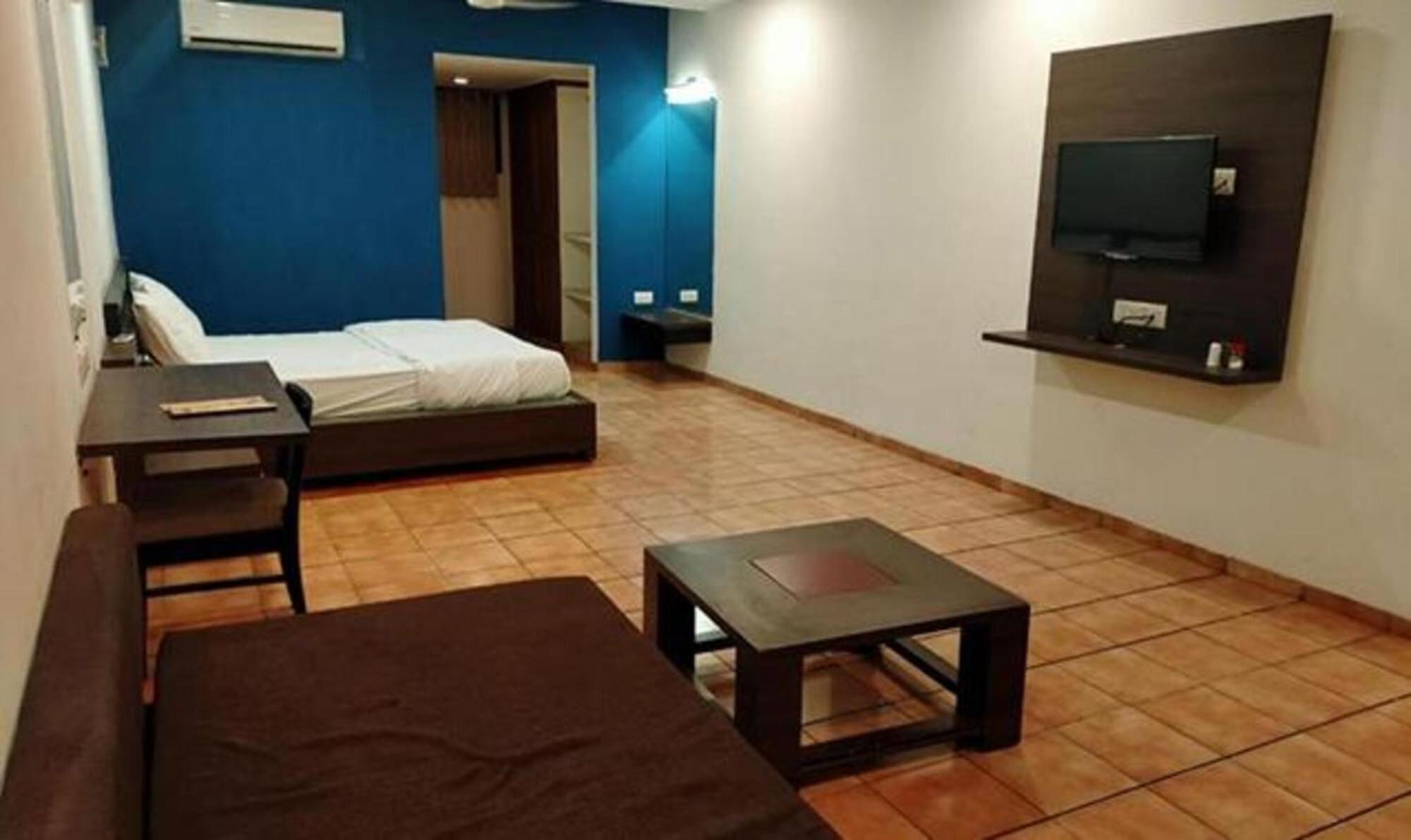 Hotel Sun N Step Club Ahmadabad Zewnętrze zdjęcie