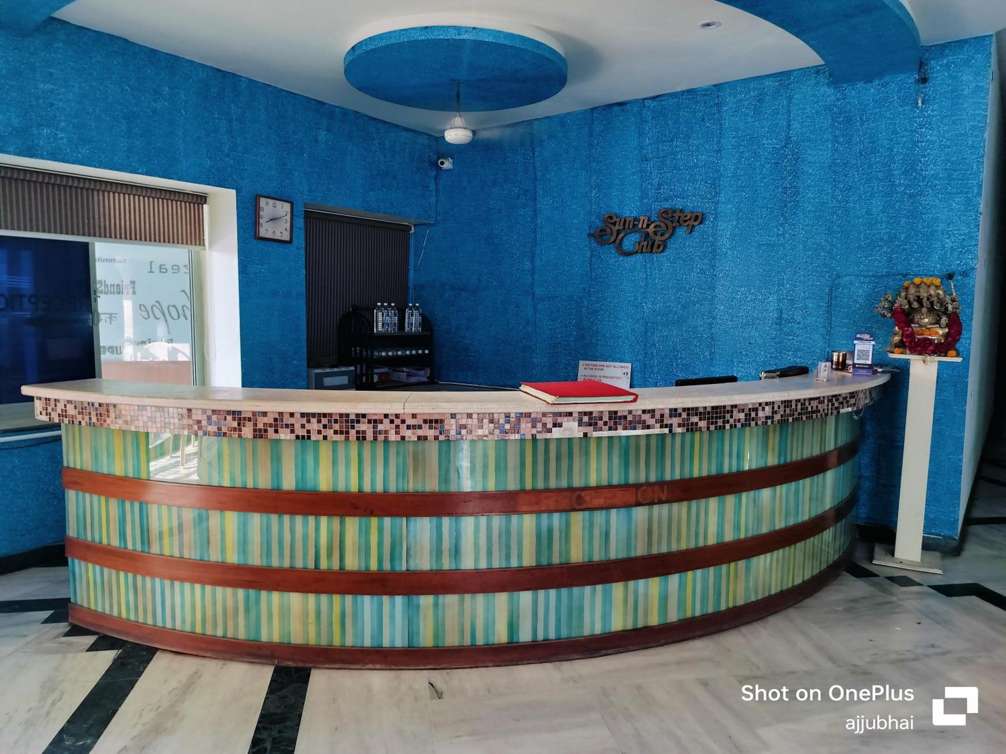 Hotel Sun N Step Club Ahmadabad Zewnętrze zdjęcie